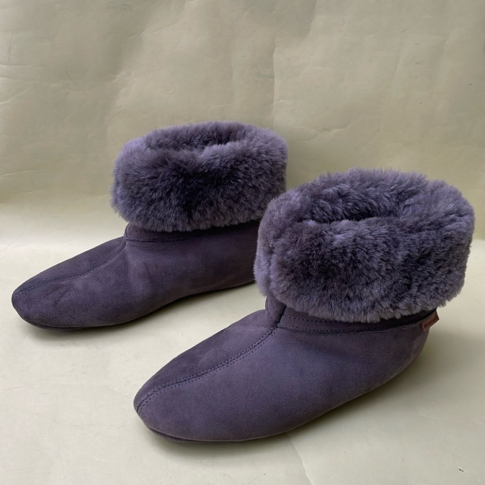 Cozy Gray Overland Australian Fur-Lined Slippers